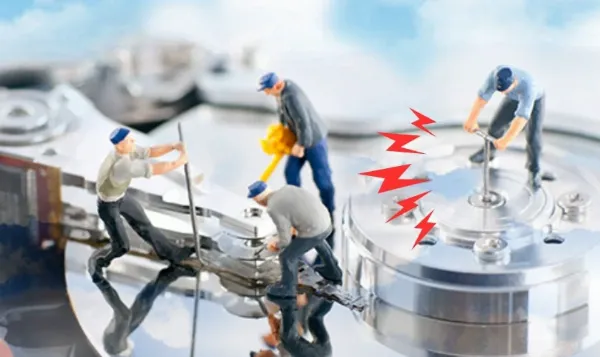 Ổ cứng kêu cạch cạch có bình thường không?