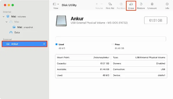 alt Chọn USB và nhấn Erase trong Disk Utility