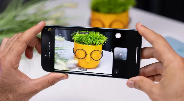 Camera chính 48MP trên iPhone 16 Plus cho khả năng chụp ảnh sắc nét, chi tiết.