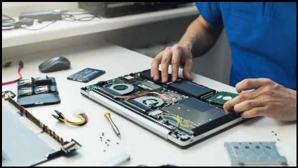 Chi phí sửa laptop bị vô nước phụ thuộc vào nhiều yếu tố khác nhau