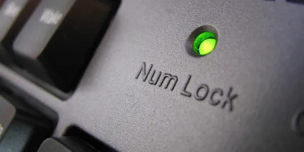 Đèn NumLock sáng báo hiệu dãy phím số đã được kích hoạt