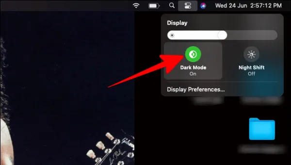 Nút Dark Mode trong phần Display