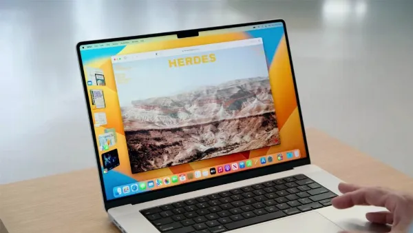 Stage Manager trên macOS Ventura giúp sắp xếp cửa sổ gọn gàng, tập trung làm việc