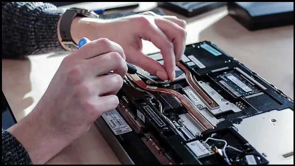 Thay thế linh kiện bị vô nước sẽ giúp laptop bền hơn thay vì sửa chửa linh kiện