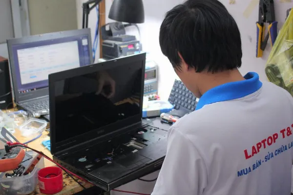 T&amp;T Center - Chuyên thay thế và sửa chữa MacBook không lên nguồn Uy Tín Giá Tốt