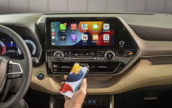 alt: Biểu đồ thể hiện sự phổ biến của Apple CarPlay trên các dòng xe ô tô, cho thấy hầu hết các hãng xe lớn đều hỗ trợ tính năng này