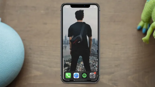 Cách tạo màn hình trống trên iPhone để icon ứng dụng không che mất đi hình nền đẹp xuất sắc của bạn 1 alt: Hình minh họa màn hình chính iPhone với các biểu tượng ứng dụng