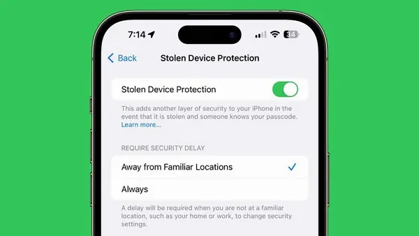 iOS 17.4 chính thức ra mắt: Cách cập nhật, có gì mới, có nên update, hỗ trợ dòng máy iPhone nào? 3 alt: iPhone hiển thị màn hình cài đặt với tùy chọn bảo vệ thiết bị khi bị đánh cắp