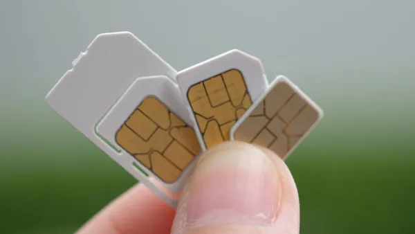 alt: Kiểm tra và lắp lại SIM đúng cách khi iPhone bị mất sóng