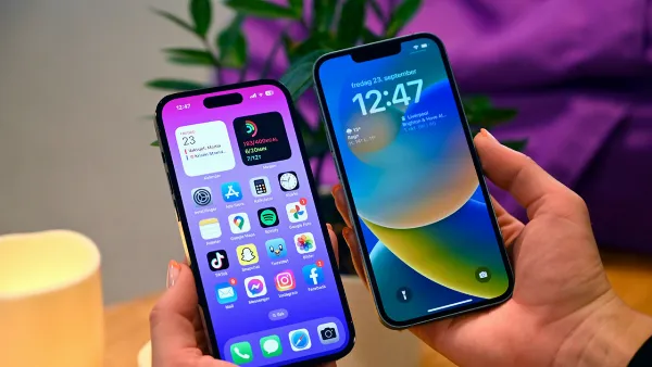 alt: Mặt sau của một chiếc điện thoại iPhone 3GS