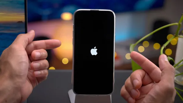 alt text mới: Khởi động lại iPhone để sửa lỗi micro bị nhỏ