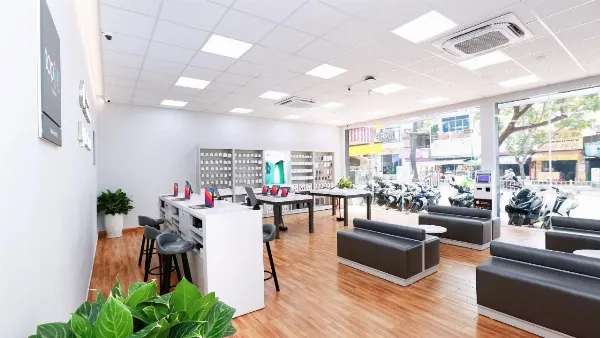 alt text mới: Mang iPhone đến trung tâm sửa chữa uy tín khi micro bị hỏng