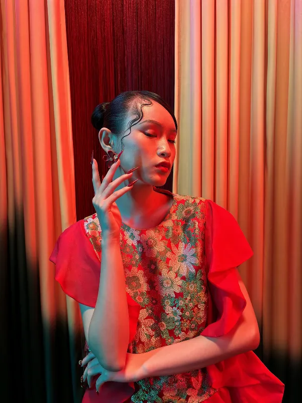 Ảnh chụp cận cảnh hoa đào ngày Tết bằng chế độ hiệu suất cao của iPhone 15