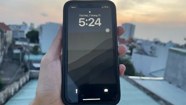 Bộ sưu tập hình nền đen đa dạng cho iPhone