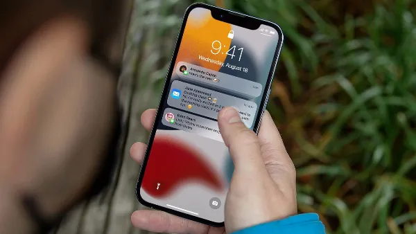 Cách hiện thông báo trên màn hình khóa iPhone
