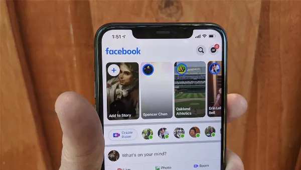 cach tai facebook cho iphone