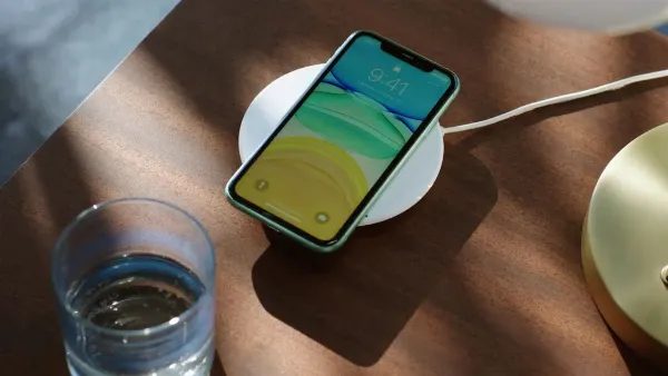 Củ sạc và cáp sạc chính hãng của Apple dành cho iPhone