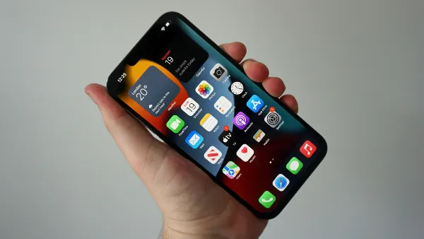 Giá iPhone ZA/A thường hấp dẫn hơn nhờ chính sách thuế tại Singapore