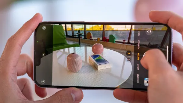 Hệ thống camera kép 12MP trên iPhone 14 Plus