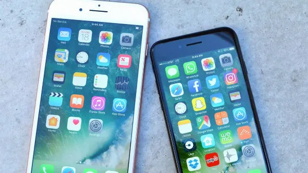 Hình ảnh các mẫu iPhone từ iPhone 8 đến iPhone 14, minh họa các dòng iPhone có hỗ trợ True Tone.