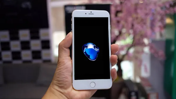 Hình nền iPhone 7, iPhone 7 Plus đẹp và cách tải chỉ với vài bước đơn giản, thao tác dễ dàng ai cũng làm được 1 Hình ảnh điện thoại iPhone 7 với bộ hình nền mặc định