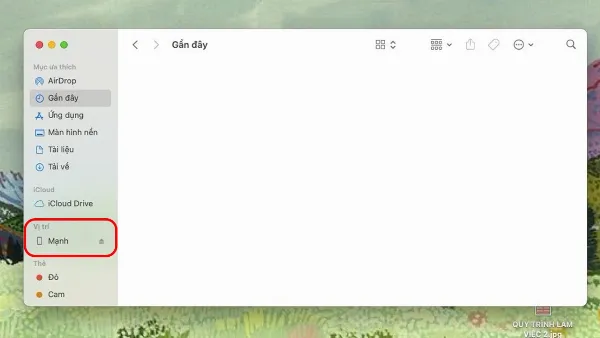 Hình ảnh giao diện Finder với danh sách thiết bị được kết nối