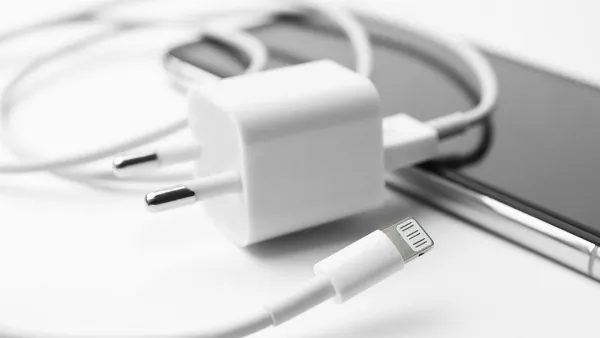 Hình ảnh mô tả cáp sạc iPhone bị hỏng