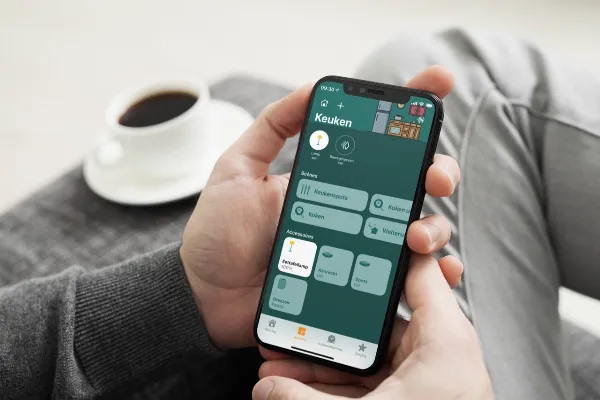 Hình nền ứng dụng Home trên iPhone, tượng trưng cho nền tảng nhà thông minh miễn phí của Apple