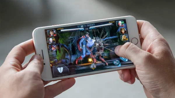 Cấu hình iPhone 8, iPhone 8 Plus có gì? Xem ngay siêu phẩm một thời đại diện cho sức mạnh gaming trên smartphone 4 iPhone 8 Plus với chip A11 Bionic, CPU nhanh hơn 70% và GPU mạnh hơn 30% so với A10 Fusion