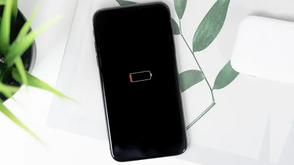 iPhone báo pin yếu cần sạc ngay