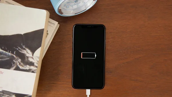 Dây sạc iPhone không vào điện thì phải làm sao? Xem ngay những bước kiểm tra và tự khắc phục tại nhà 16 iPhone sạc không hiện tia sét do lỗi củ sạc