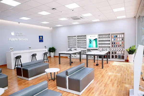 Mang iPhone đến trung tâm bảo hành uy tín để kiểm tra và sửa chữa