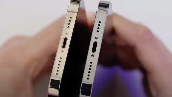 Cấu hình iPhone 14 Pro Max: chip Apple A16 Bionic, màn hình AOD, Camera có nhiều cải tiến 2 Một người đang thưởng thức âm nhạc trên iPhone 14 Pro Max với hệ thống loa stereo