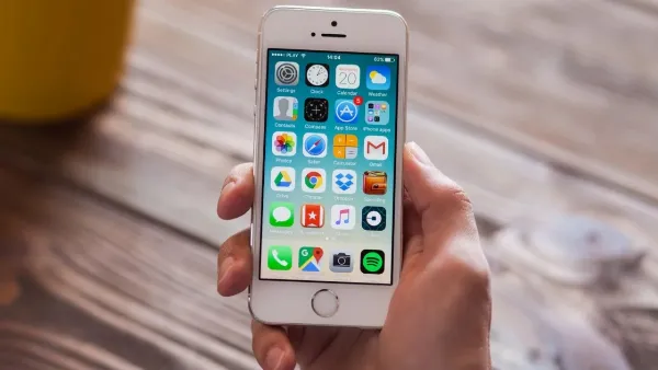 Dây sạc iPhone không vào điện thì phải làm sao? Xem ngay những bước kiểm tra và tự khắc phục tại nhà 6 Phiên bản iOS cũ cần được cập nhật để tương thích tốt hơn