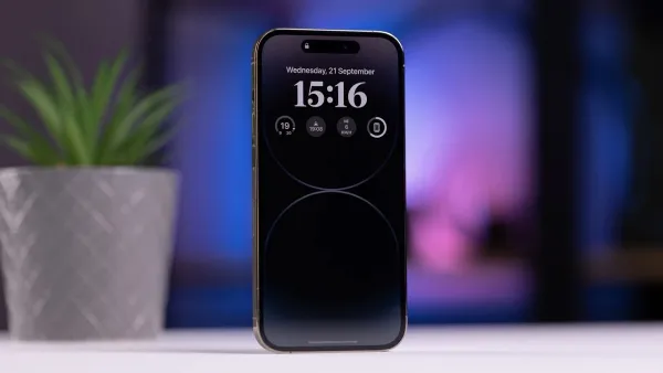 So sánh chất lượng hiển thị giữa màn hình LED-backlit IPS LCD và Retina