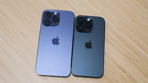 So sánh iPhone 14 Pro và iPhone 14 Pro Max: Kính thước lớn, dung lượng pin khủng, màn hình sắc nét,... 3 So sánh kích thước giữa iPhone 14 Pro và iPhone 14 Pro Max