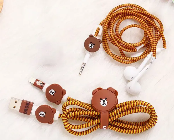 Sử dụng dây xoắn nhựa nhiều màu sắc để bảo vệ cáp sạc