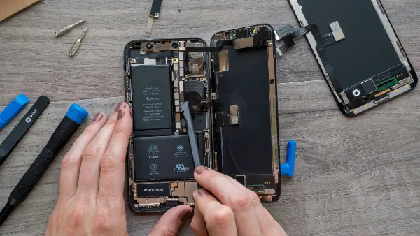 Thời lượng pin iPhone X được tối ưu nhờ chip A11 Bionic, cho thời gian sử dụng lâu hơn