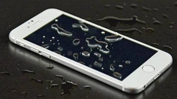 Cách nhận biết màn hình iPhone zin cực dễ dàng, giúp bạn mua được sản phẩm chất lượng tốt nhất 4 Thử nghiệm nhỏ nước để phân biệt màn hình zin và lô