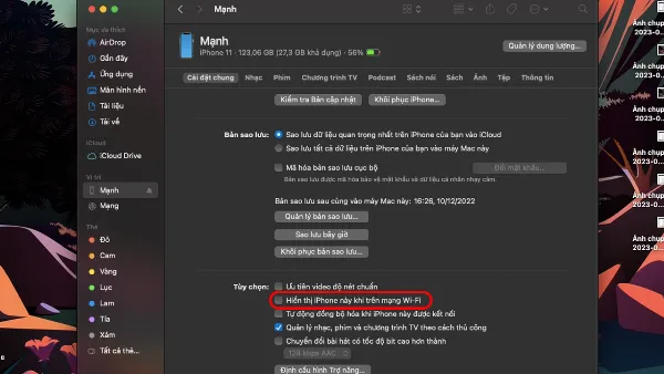 Tùy chọn "Hiển thị iPhone này khi trên mạng Wi-Fi" được bật trong Finder